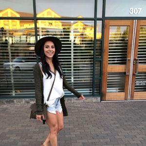 Meet your Posher, Kaitlin